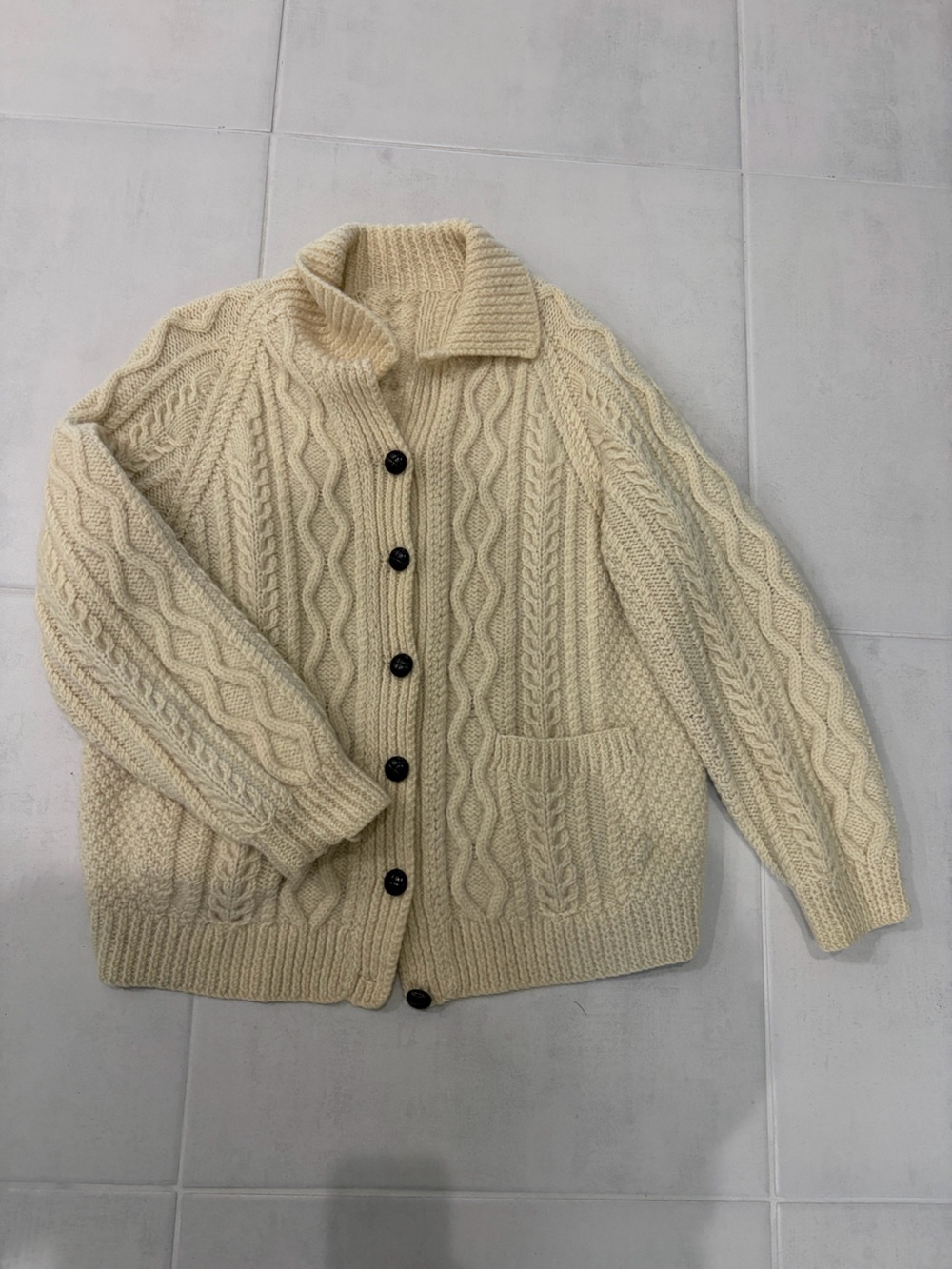 Wool knit Button-Front Sweater Cardigan - Cream size M-L